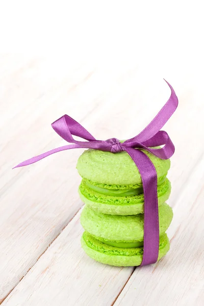 Macarons verts avec ruban violet — Photo