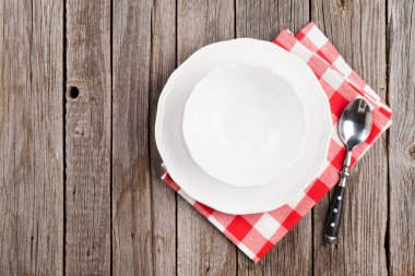 Boş tabak, kase ve kaşık