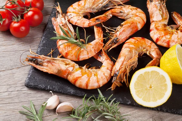 Delicious Grilled shrimps — Stock Photo, Image