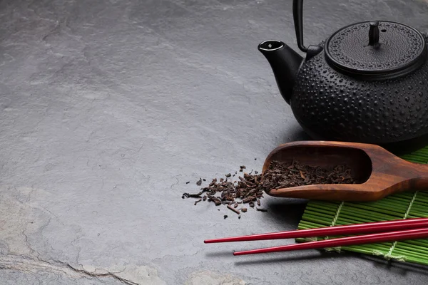 Tè asiatico e teiera — Foto Stock