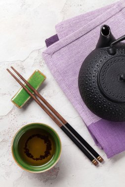 Asya çay kase ve çaydanlık