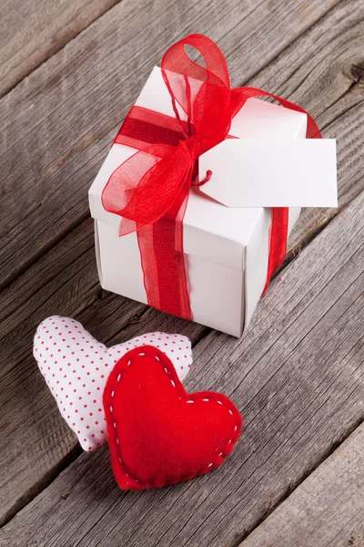 Valentinstag Herzen und Geschenkbox — Stockfoto