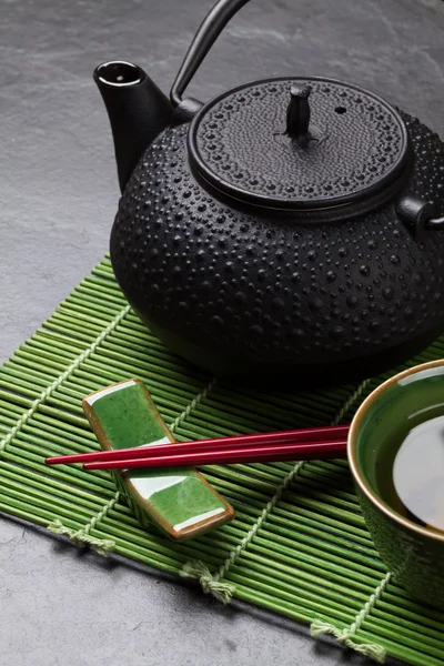 Азиатский чай и чайник — стоковое фото