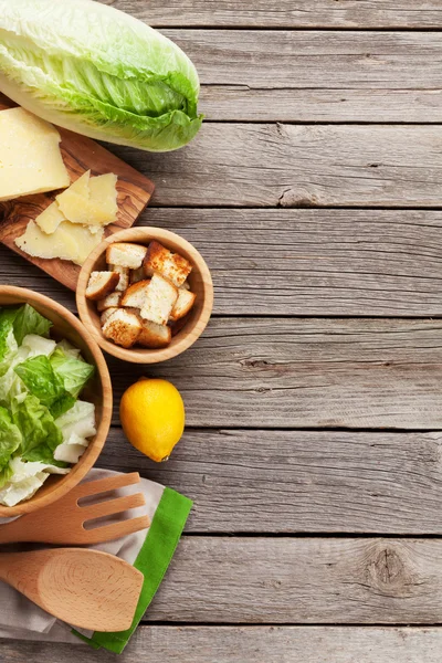 Frische gesunde Caesar-Salatküche — Stockfoto
