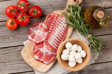 prosciutto ve mozzarella peyniri