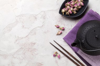 Asya gül çay ve çaydanlık