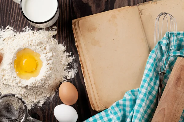 Libro de recetas vintage, utensilios — Foto de Stock