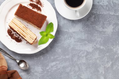Tiramisu tatlı ve kahve
