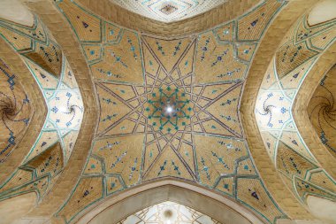 Güzel tavan ağa Bozorg Camii