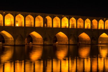 gece görüş İsfahan si-o-se Köprüsü
