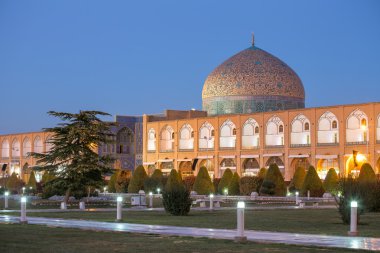 Sheikh Lotfollah Mosque in Isfahan, Iran clipart