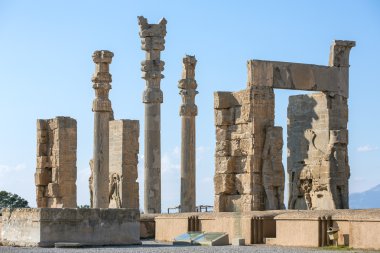 Persepolis şehirde antik sütunlar