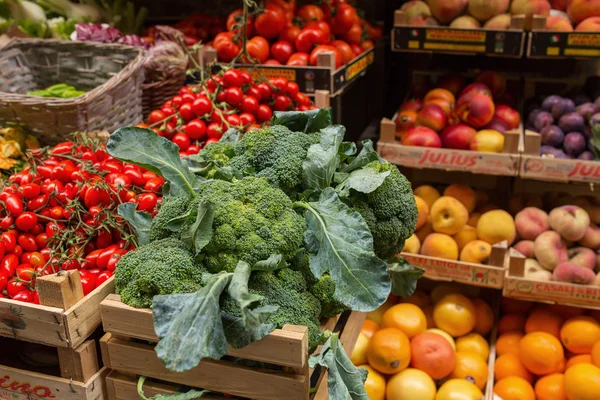 Fruits and vegetables in boxes — Stock Photo, Image