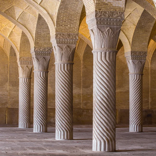 Beautiful columns in Vakil Mosque — Stock Photo, Image