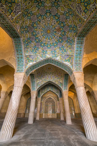 Güzel sütunlarda Vakil Camii — Stok fotoğraf