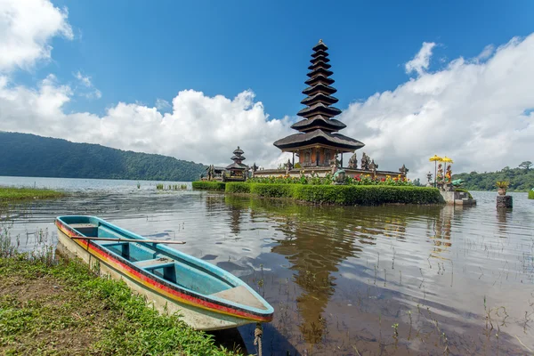 Pura ulun danu Tapınağı — Stok fotoğraf