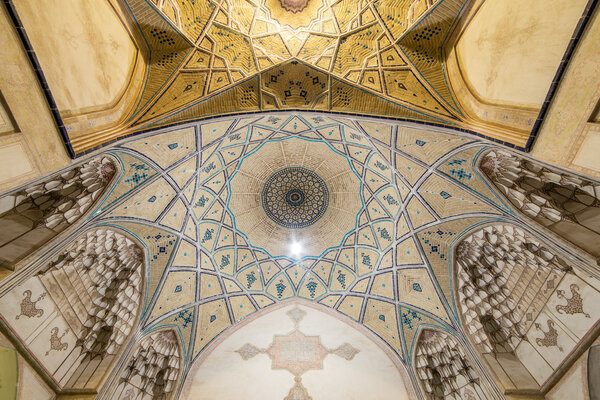 потолок мечети Ага Бозорга
