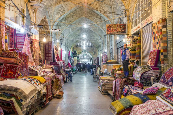 Traditionele Iraanse tapijten winkel — Stockfoto
