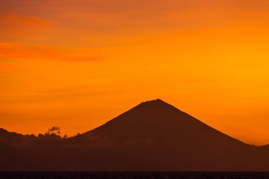 Gunung Batur volkan gün batımı görünümü 
