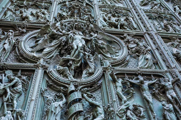 Doors of Il Duomo or Milan Cathedral — Stock Photo, Image