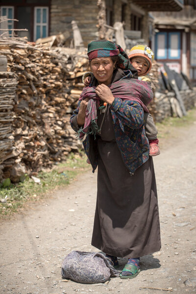  тибетка с ребенком
