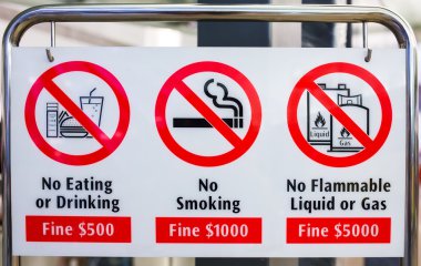 Singapur'da çeşitli yasakları işareti