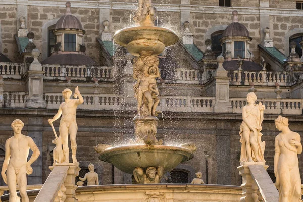 Fontana Pretoria o Fontana Pretoria a Palermo, Sicilia, Italia — Foto Stock