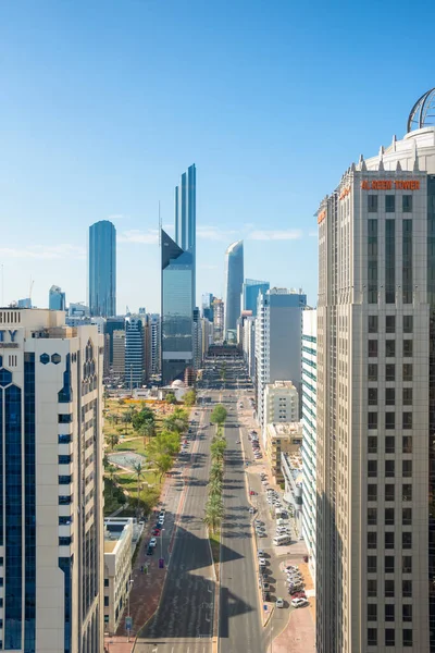 Moderne Stadtarchitektur von Abu Dhabi, VAE. — Stockfoto