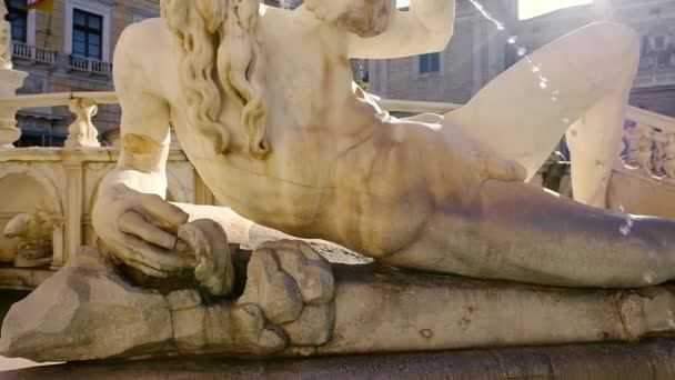 La Fontaine prétorienne ou Fontana Pretoria à Palerme, Sicile, Italie — Video