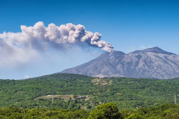 Éruption du volcan Etna en Sicile — Photo