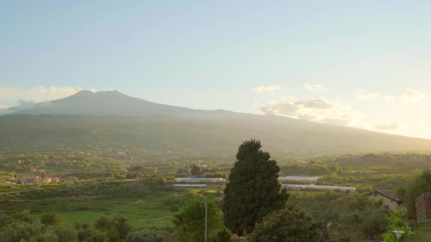 Majestosa paisagem vulcânica Etna ao pôr do sol na Sicília, Itália. — Vídeo de Stock