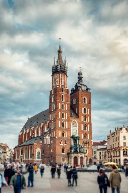 Polonya 'nın Krakow kentindeki St. Mary ve Market Meydanı Bazilikası
