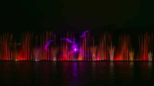Time lapse of the Roshen multimedia Fountain in Vinnytsia, Ucrania — Vídeo de stock