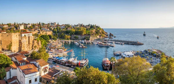 Port in the Kaleici old town of Antalya at sunset, Turkey — Stock Photo, Image