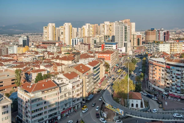 Vue sur le paysage urbain de Bursa depuis le district de Tophane, Turquie. — Photo