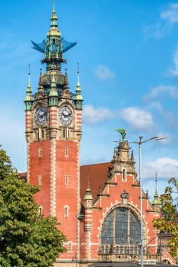 Gdansk Glowny Polonya 'nın Gdansk kentindeki ana tren istasyonu.