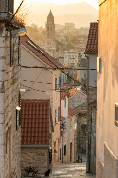 Hırvatistan 'ın Split eski kentinde gün doğumu