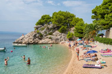 Makarska Riviera, Dalmaçya, Hırvatistan 'daki güzel plaj