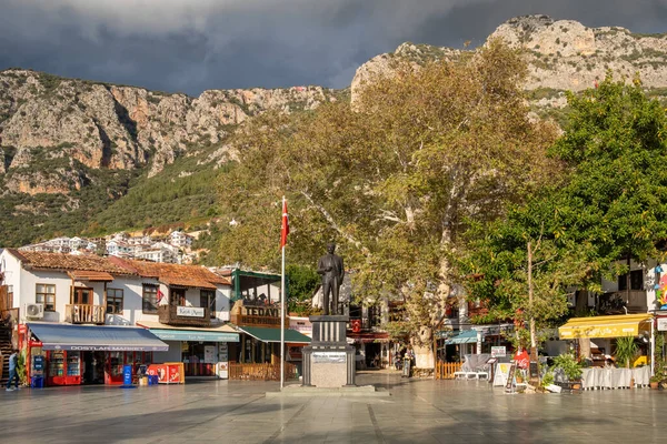 Hlavní náměstí středomořského města Kas v Turecku. — Stock fotografie