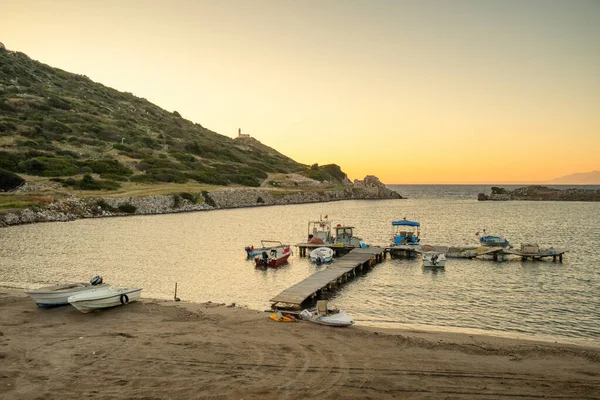Faro de los Knidos en el acantilado de la península de Datca en Turquía — Foto de Stock