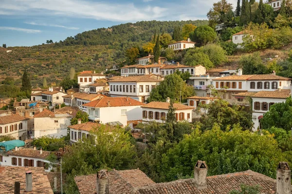 Gamle hus i den historiske landsbyen Sirince i Izmir-regionen, Tyrkia – stockfoto