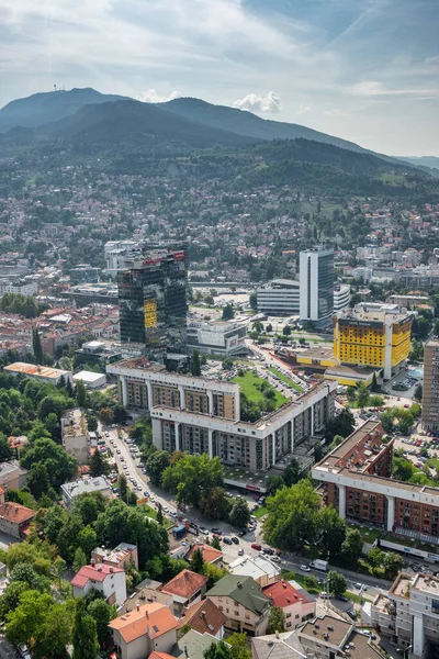 Szarajevó város városképe nyáron, Bosznia-Hercegovina — Stock Fotó