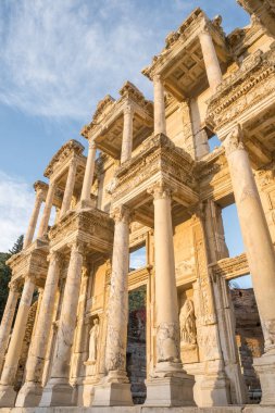 Türkiye 'nin Efes kentindeki Celsus Kütüphanesi