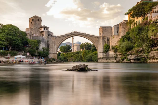 Stari La maggior parte del ponte nel centro storico di Mostar, BIH — Foto Stock