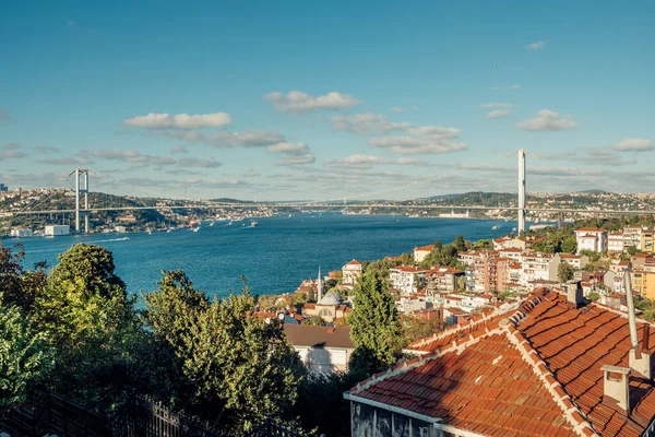 Puente sobre el Bósforo en Estambul — Foto de Stock