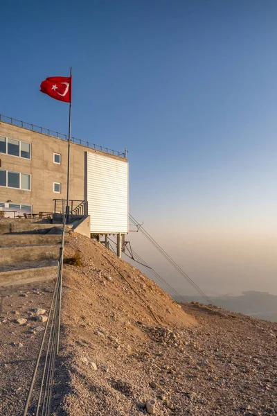 Estación de teleférico en la cima de la montaña Tahtali en Turquía — Foto de Stock