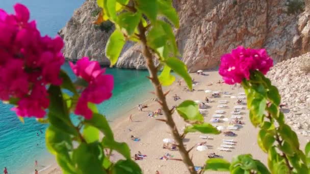 Прекрасний пляж Капуташ у Середземному морі (Туреччина). — стокове відео