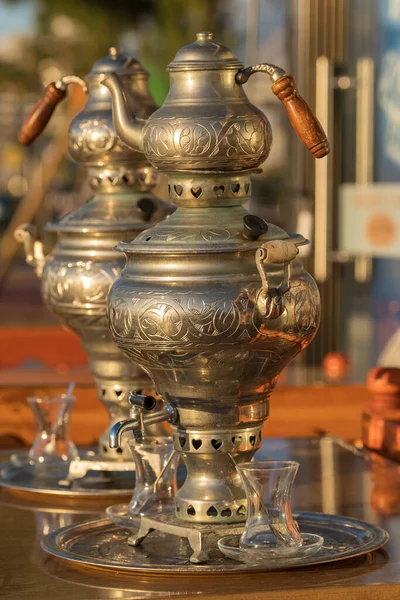 Turkish samovar tea pot at the table in outdoor cafe in Turkey — Stock Photo, Image