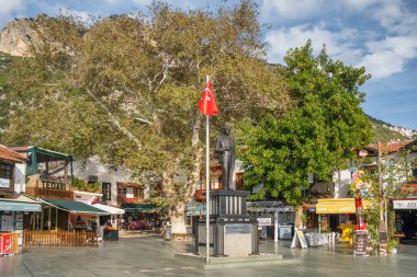 Türkiye 'nin Akdeniz kenti Kas' ın ana meydanı.