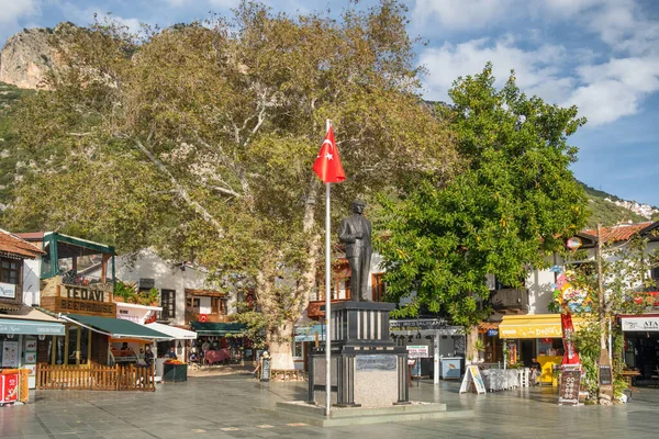 Piazza principale della città mediterranea Kas in Turchia. — Foto Stock